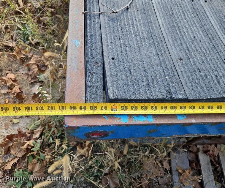 image for item EB8423 Flatbed truck bed