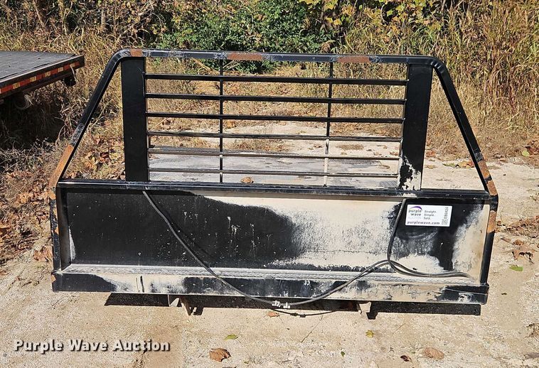 image for item EB8424 Hillsboro flatbed pickup truck bed
