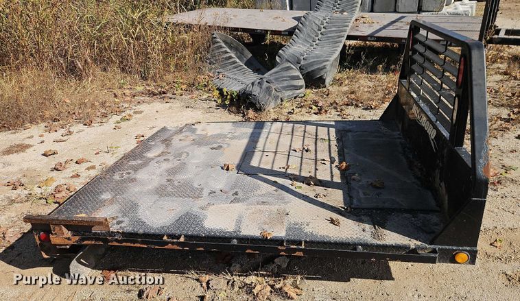 image for item EB8424 Hillsboro flatbed pickup truck bed