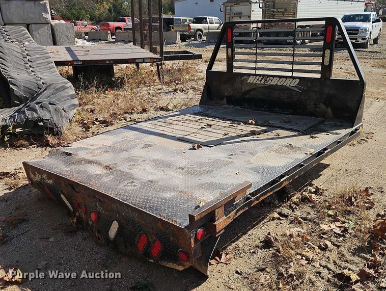 image for item EB8424 Hillsboro flatbed pickup truck bed