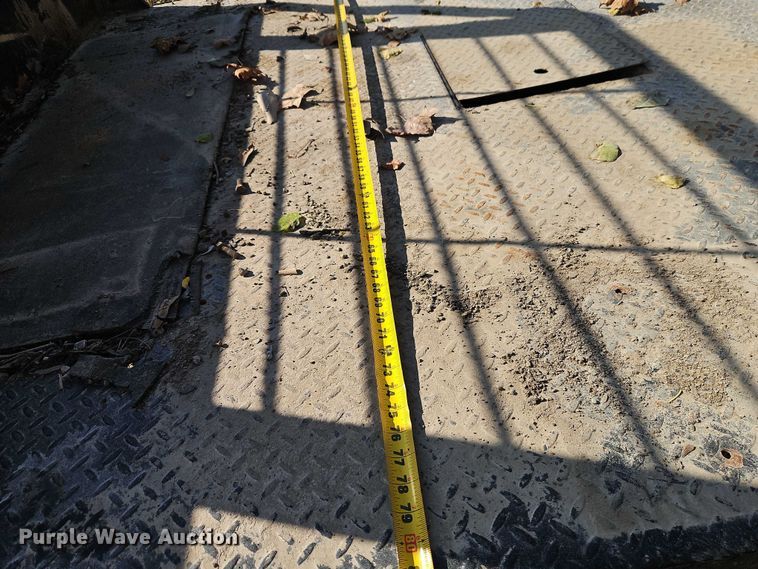 image for item EB8424 Hillsboro flatbed pickup truck bed