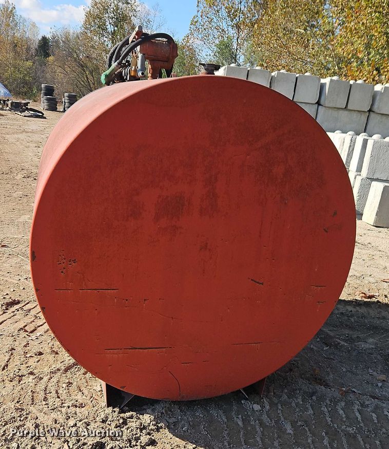 image for item EB8428 Fill-Rite 700A fuel tank