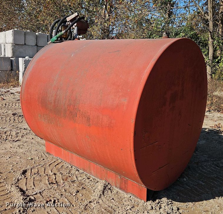 image for item EB8428 Fill-Rite 700A fuel tank