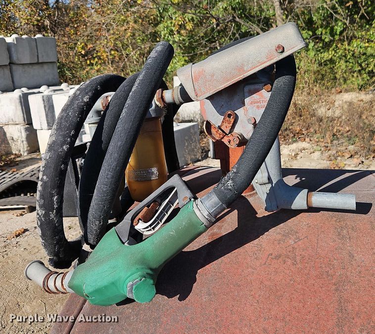 image for item EB8428 Fill-Rite 700A fuel tank