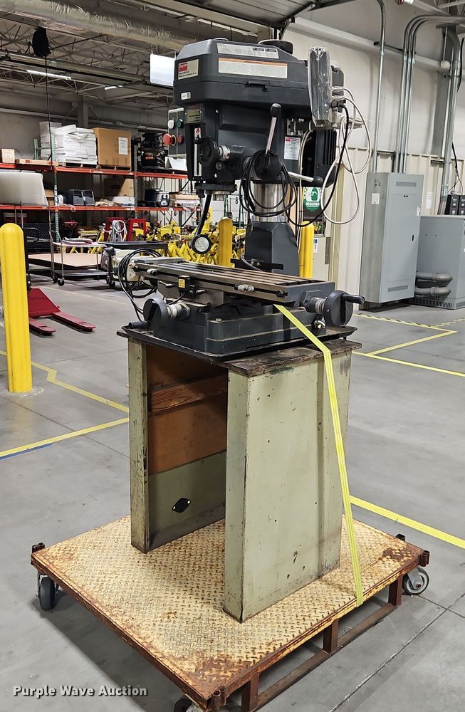 image for item EB8434 Dayton 2LKR1 milling machine