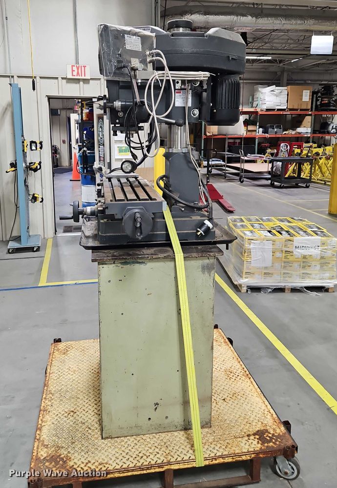 image for item EB8434 Dayton 2LKR1 milling machine