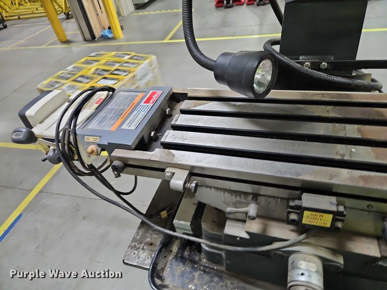 image for item EB8434 Dayton 2LKR1 milling machine