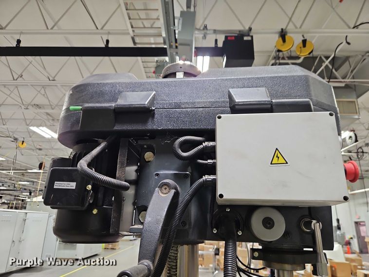 image for item EB8434 Dayton 2LKR1 milling machine