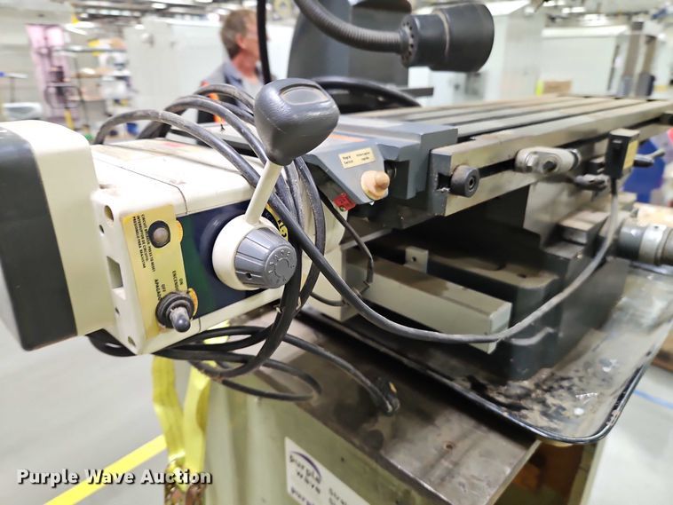 image for item EB8434 Dayton 2LKR1 milling machine