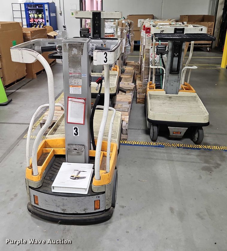 image for item EB8435 (3) Crown WAV50-118 vertical lifts