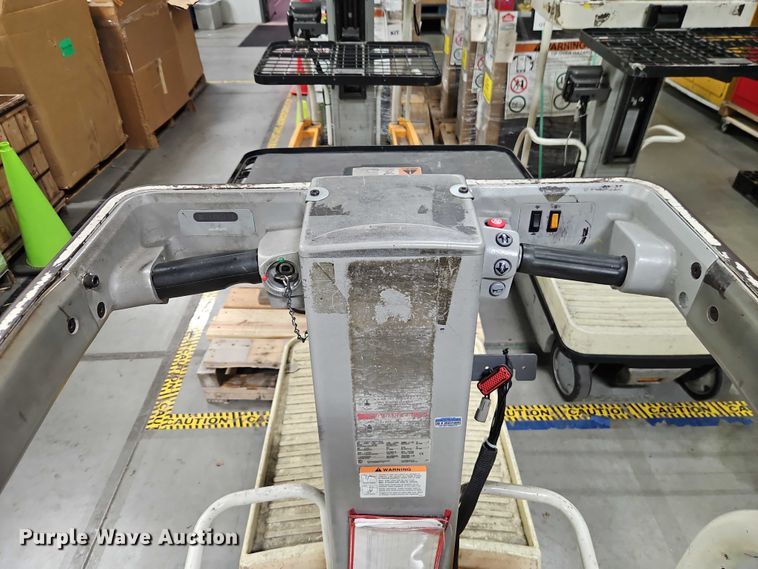 image for item EB8435 (3) Crown WAV50-118 vertical lifts