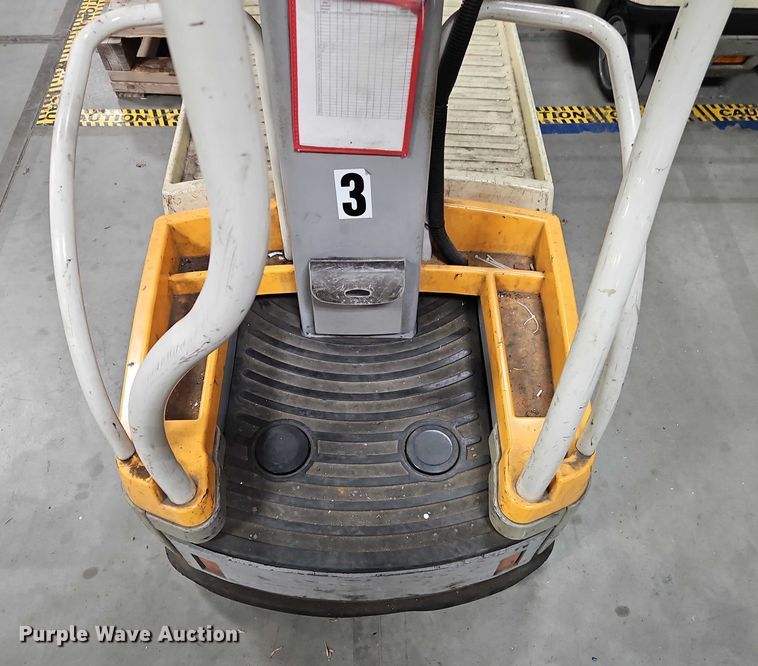 image for item EB8435 (3) Crown WAV50-118 vertical lifts