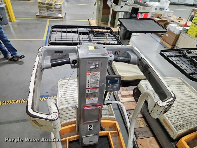 image for item EB8435 (3) Crown WAV50-118 vertical lifts