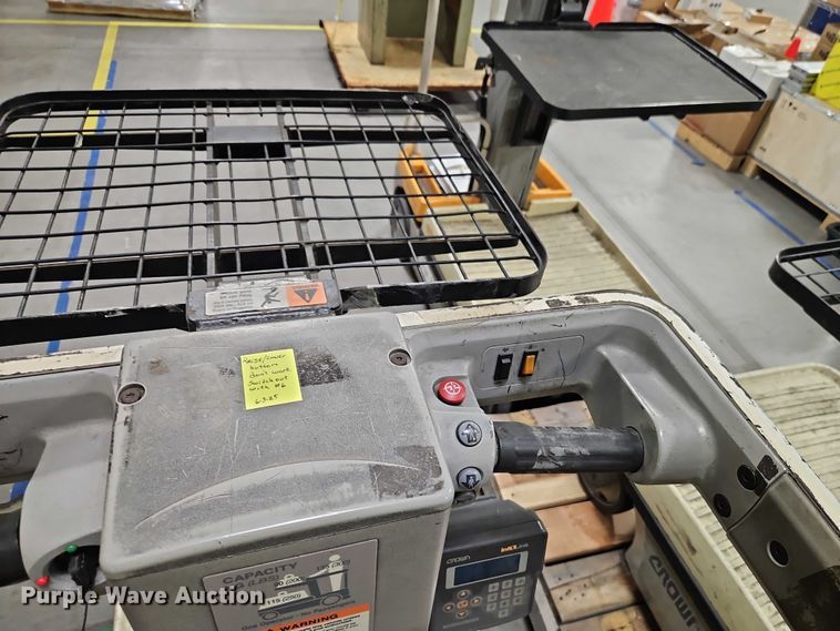 image for item EB8435 (3) Crown WAV50-118 vertical lifts