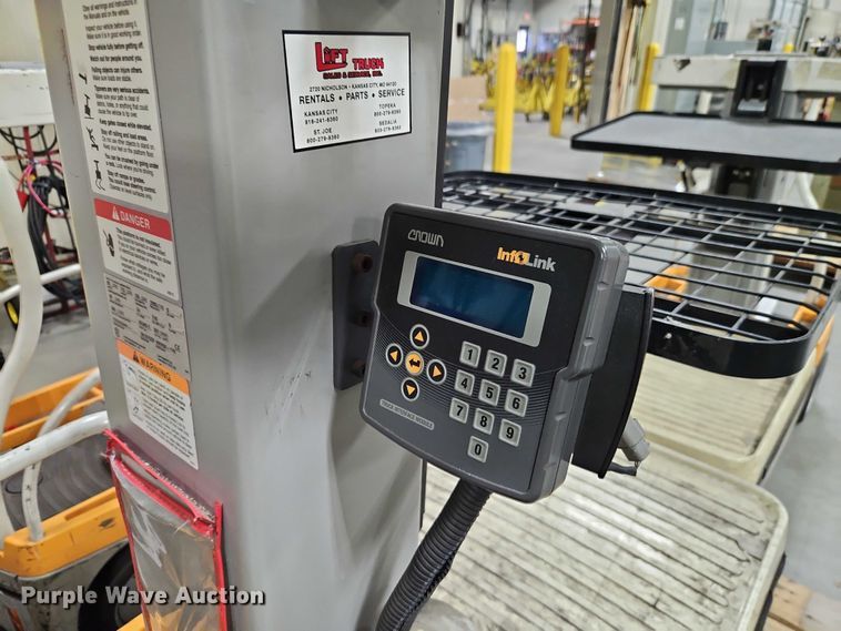 image for item EB8435 (3) Crown WAV50-118 vertical lifts