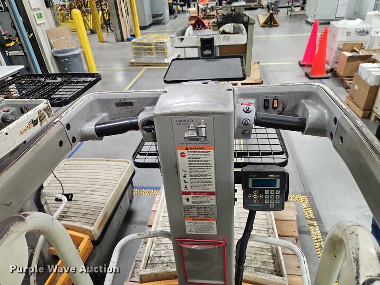 image for item EB8435 (3) Crown WAV50-118 vertical lifts