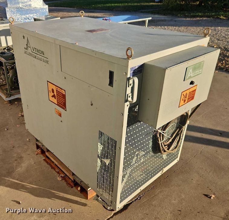 image for item EB8444 Avtron Millennium LPH400 D43233 load bank