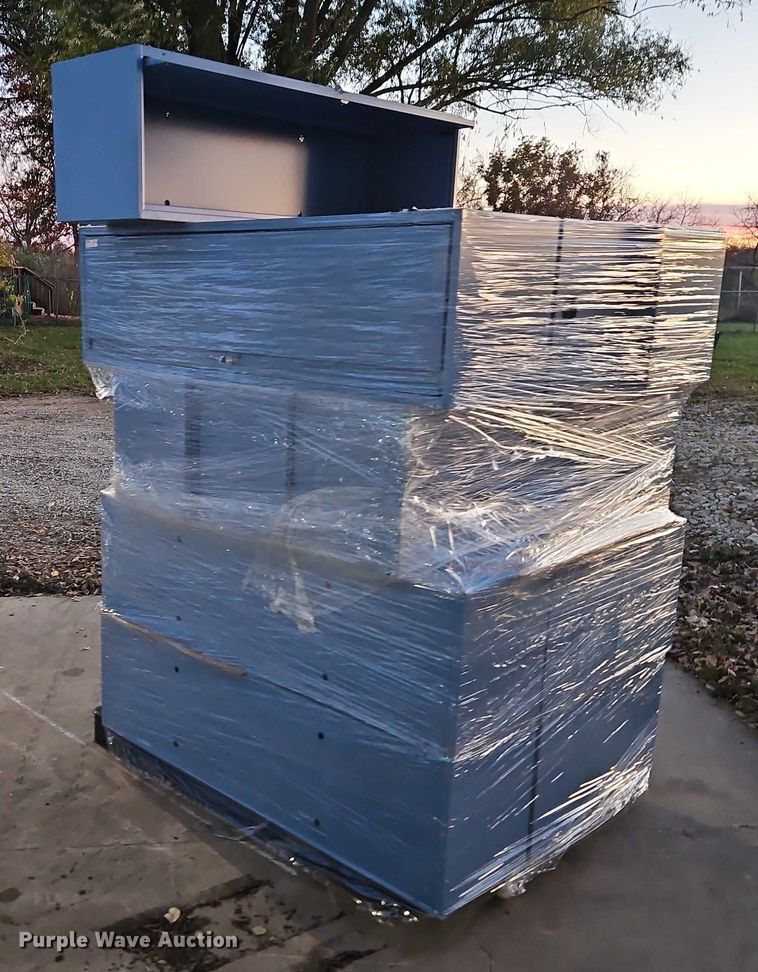 image for item EB8449 (13) Lista cabinets