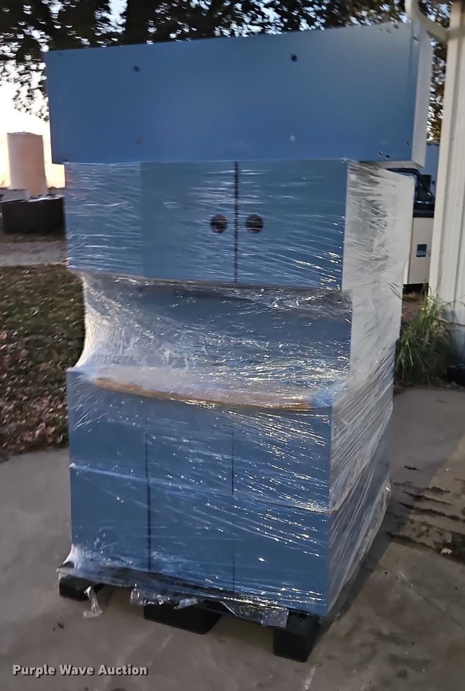 image for item EB8449 (13) Lista cabinets