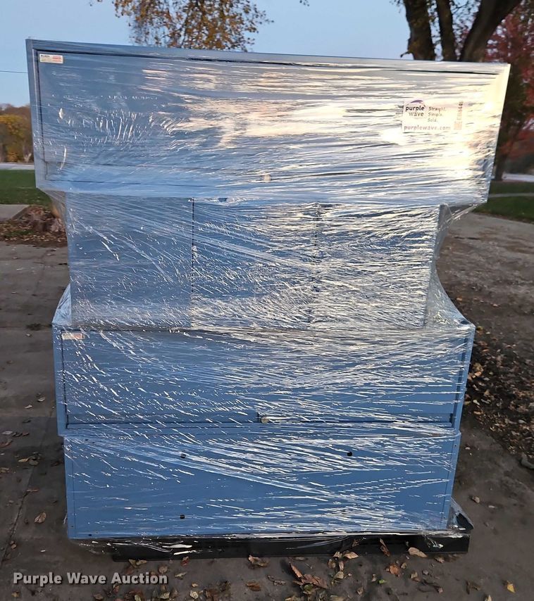 image for item EB8449 (13) Lista cabinets