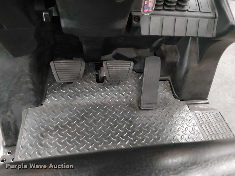 image for item EC1272 2016 UniCarriers CFS40 forklift