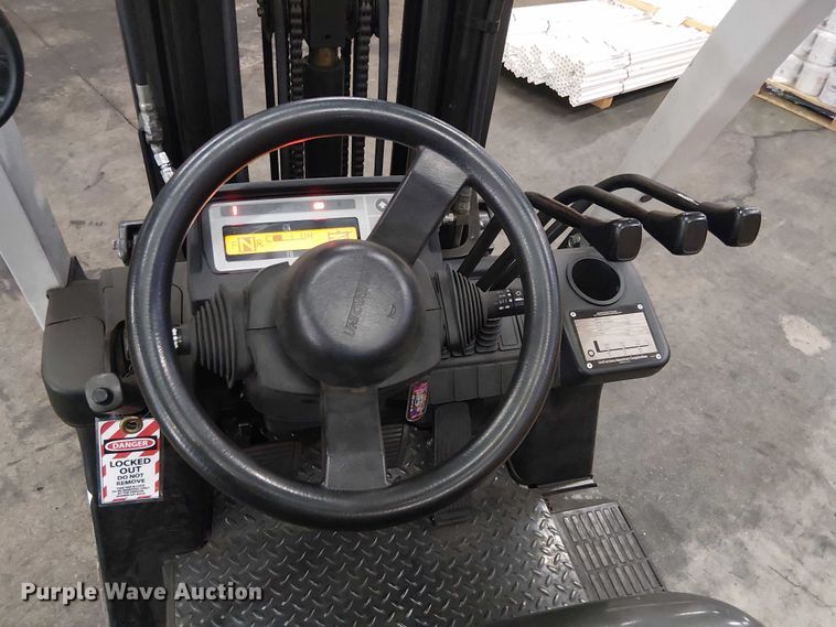 image for item EC1272 2016 UniCarriers CFS40 forklift