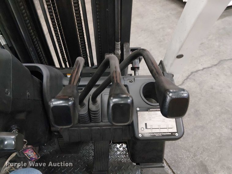 image for item EC1272 2016 UniCarriers CFS40 forklift