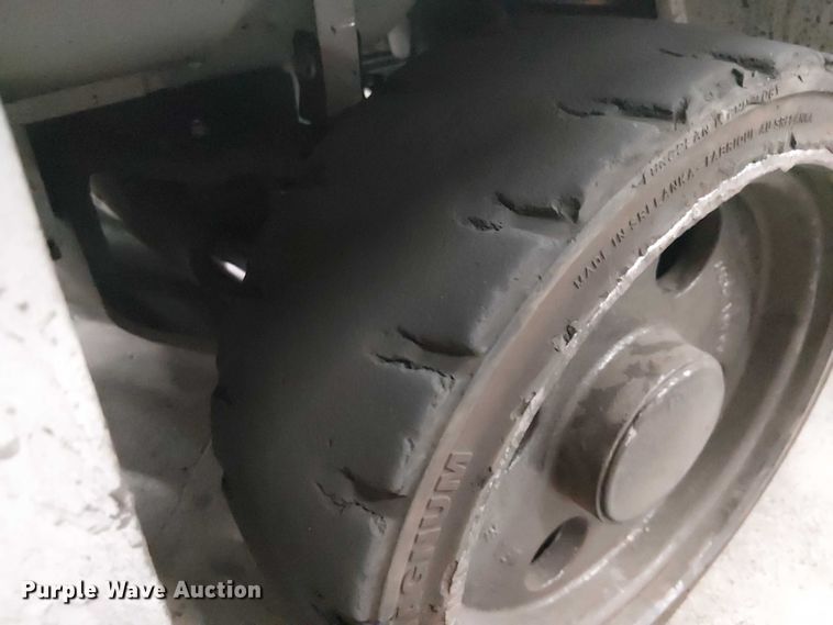 image for item EC1272 2016 UniCarriers CFS40 forklift