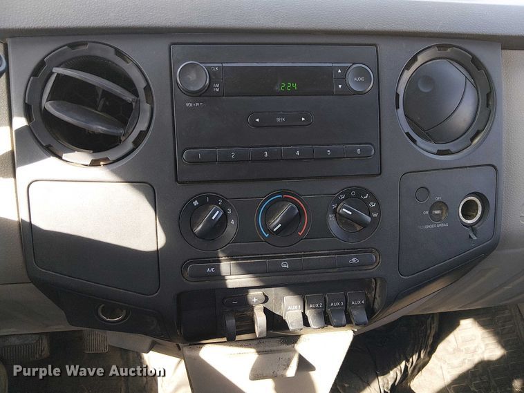 image for item EC1276 2008 Ford F450 Super Duty flatbed truck