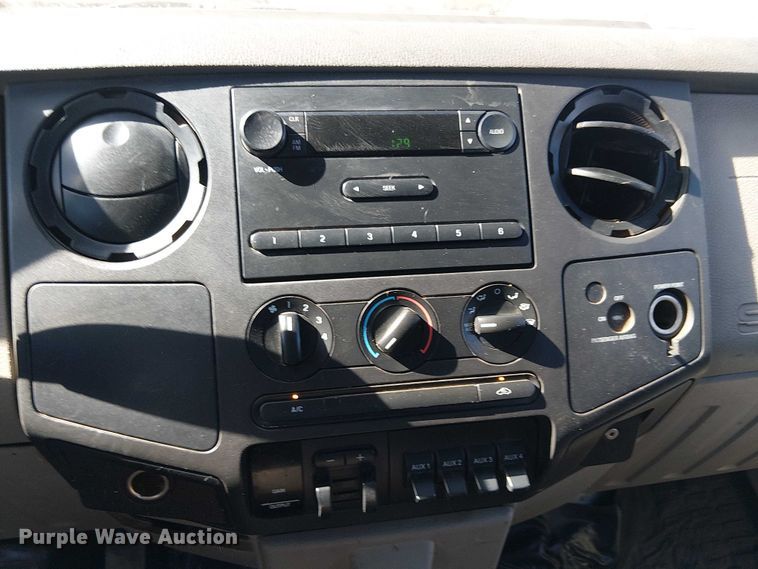 image for item EC1281 2008 Ford F450 Super Duty flatbed truck