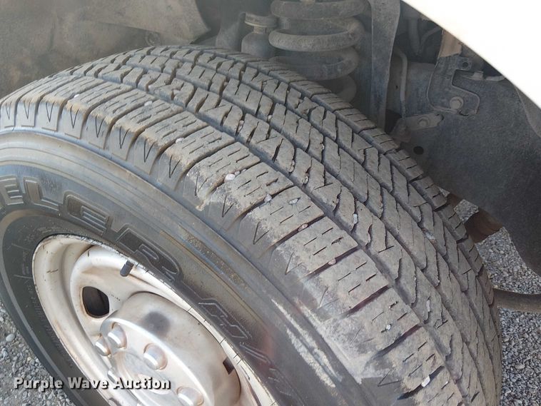 image for item EC1284 2012 Ford F250 Super Duty utility bed pickup truck