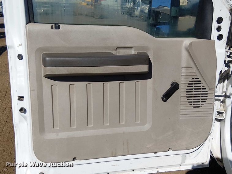 image for item EC1285 2008 Ford F250 Super Duty utility bed pickup truck