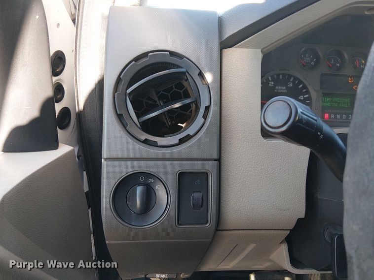 image for item EC1285 2008 Ford F250 Super Duty utility bed pickup truck