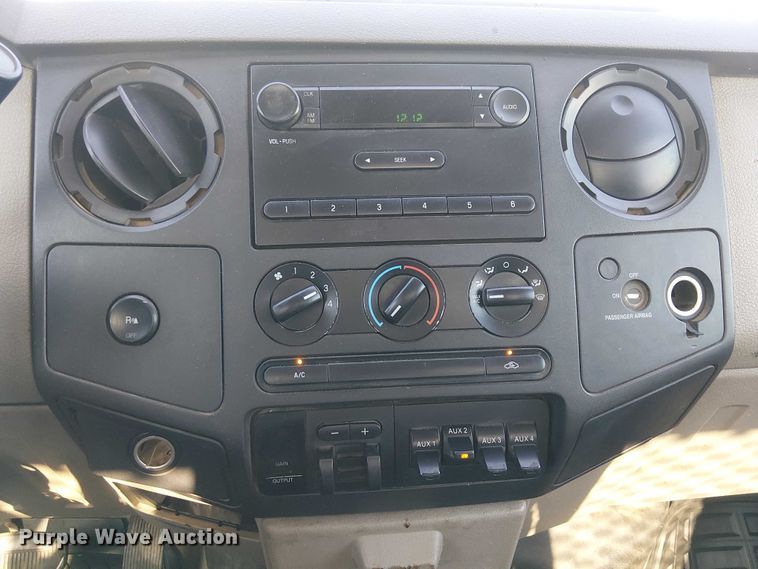 image for item EC1285 2008 Ford F250 Super Duty utility bed pickup truck