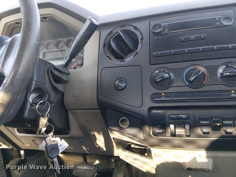 image for item EC1285 2008 Ford F250 Super Duty utility bed pickup truck