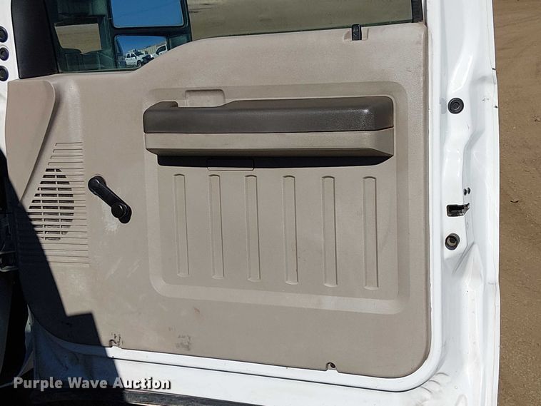 image for item EC1285 2008 Ford F250 Super Duty utility bed pickup truck