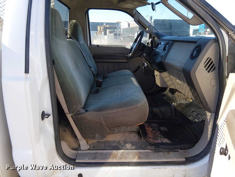 image for item EC1285 2008 Ford F250 Super Duty utility bed pickup truck