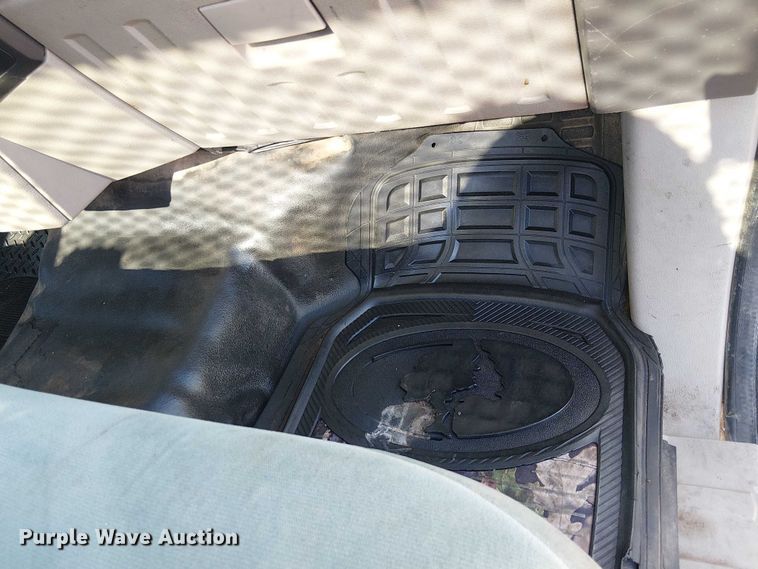 image for item EC1285 2008 Ford F250 Super Duty utility bed pickup truck