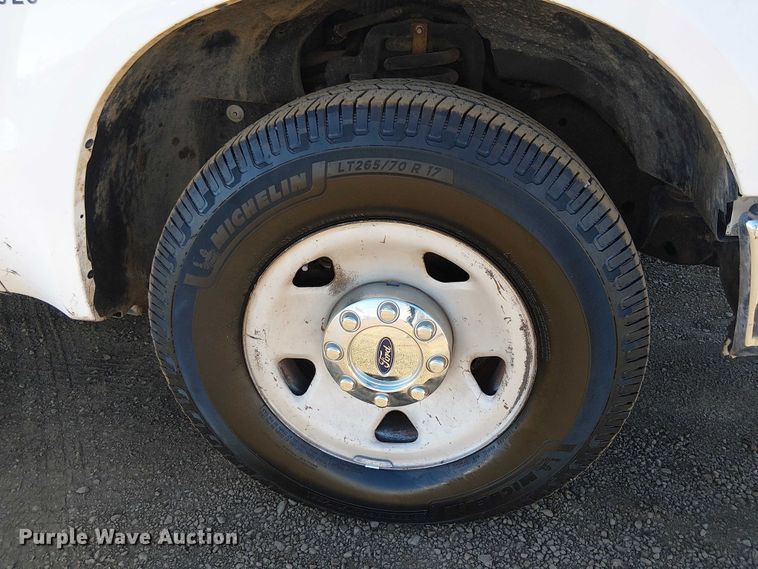 image for item EC1285 2008 Ford F250 Super Duty utility bed pickup truck