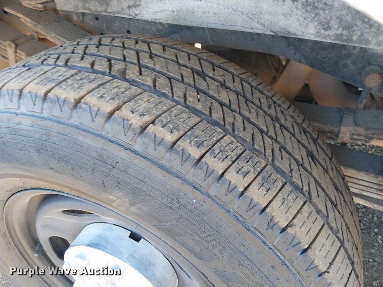 image for item EC1285 2008 Ford F250 Super Duty utility bed pickup truck