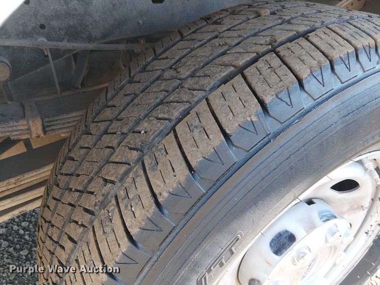 image for item EC1285 2008 Ford F250 Super Duty utility bed pickup truck