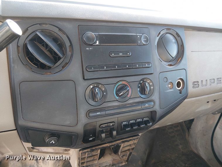 image for item EC1288 2008 Ford F250 Super Duty utility bed pickup truck