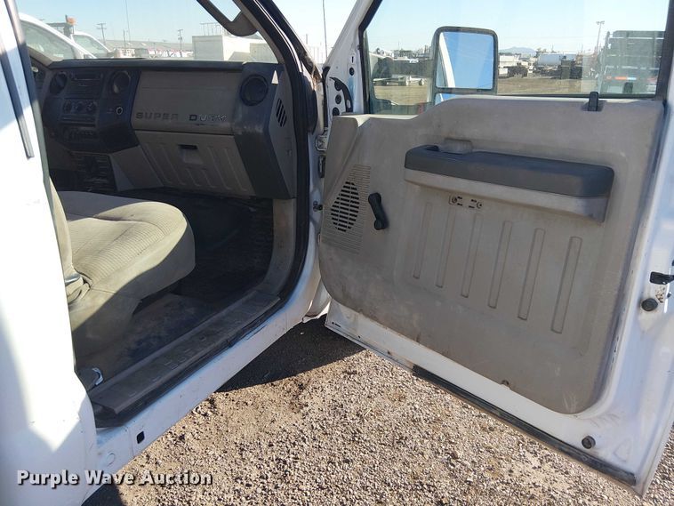 image for item EC1288 2008 Ford F250 Super Duty utility bed pickup truck