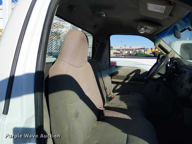 image for item EC1288 2008 Ford F250 Super Duty utility bed pickup truck