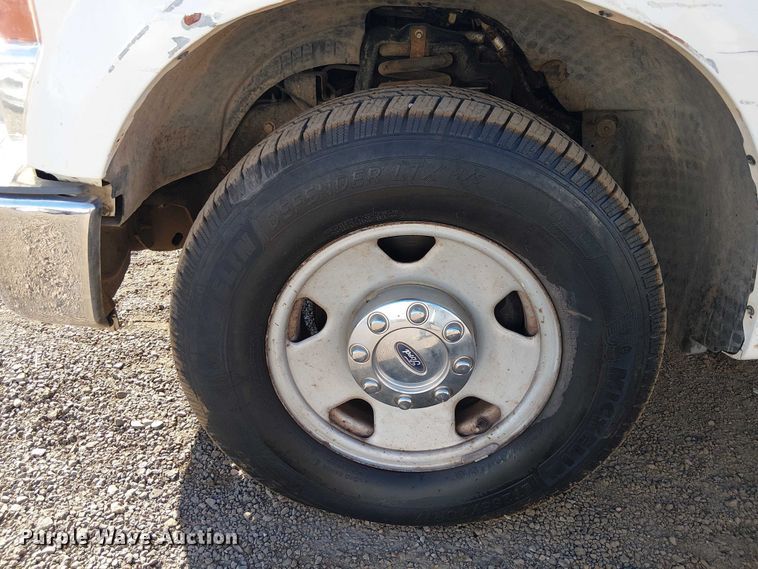 image for item EC1288 2008 Ford F250 Super Duty utility bed pickup truck