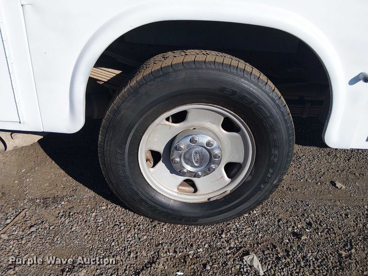 image for item EC1288 2008 Ford F250 Super Duty utility bed pickup truck