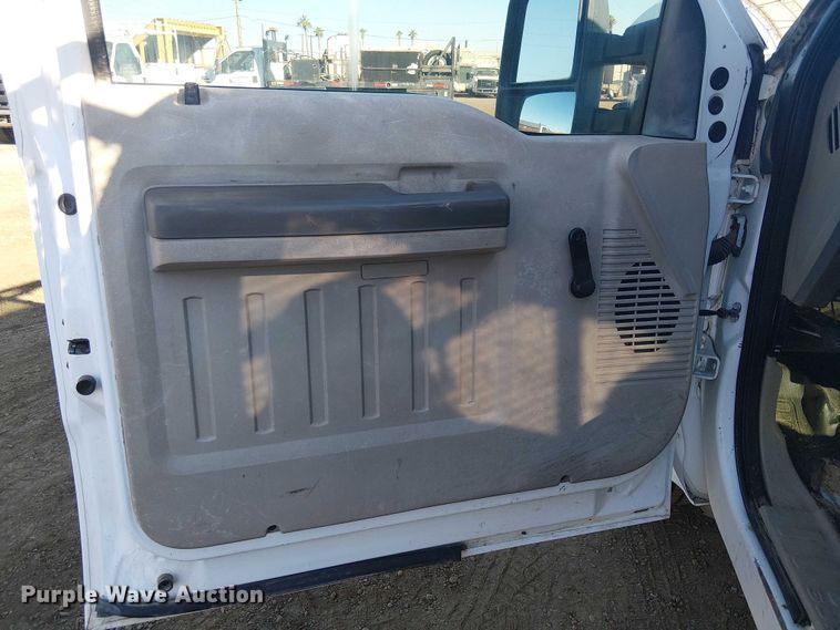 image for item EC1293 2008 Ford F250 Super Duty utility bed pickup truck