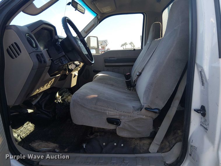 image for item EC1293 2008 Ford F250 Super Duty utility bed pickup truck