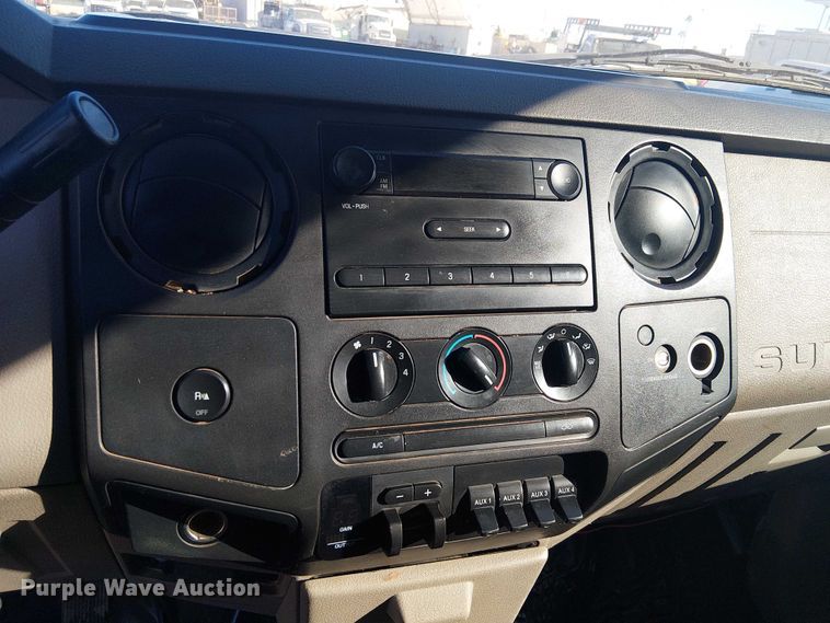 image for item EC1293 2008 Ford F250 Super Duty utility bed pickup truck