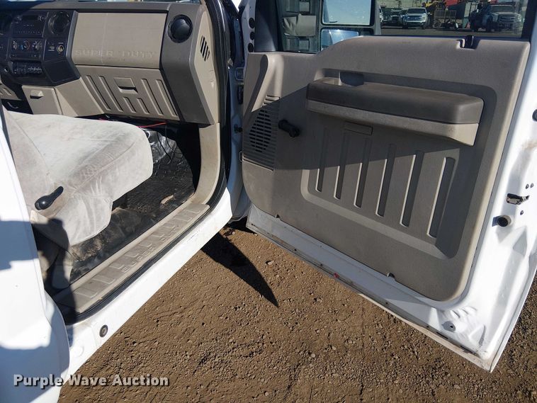 image for item EC1293 2008 Ford F250 Super Duty utility bed pickup truck